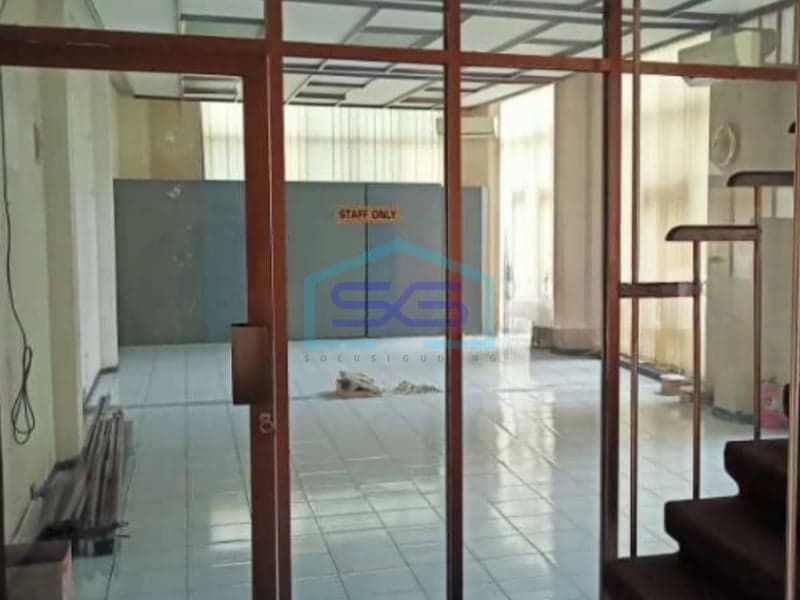Disewakan Kantor Ruang Usaha Strategis Di Mainroad Otista Kota Astanaanyar, Bandung Luas Bangunan 300m²