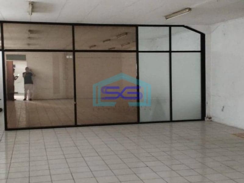 Dijual Gudang Bersih + tempat Tinggal + Mess di Dekat Tol Kopo Bandung LT 2418m2