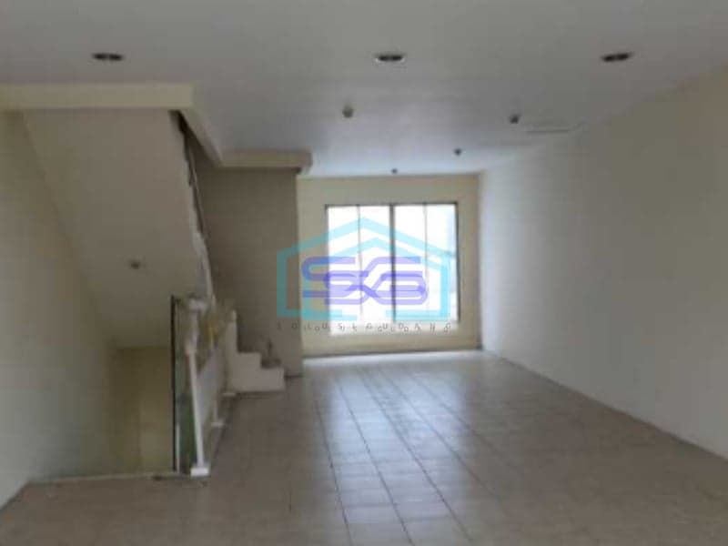 Disewakan Ruko Hadap Jalan Raya di Serpong Tangerang Selatan Luas Bangunan  225 m²