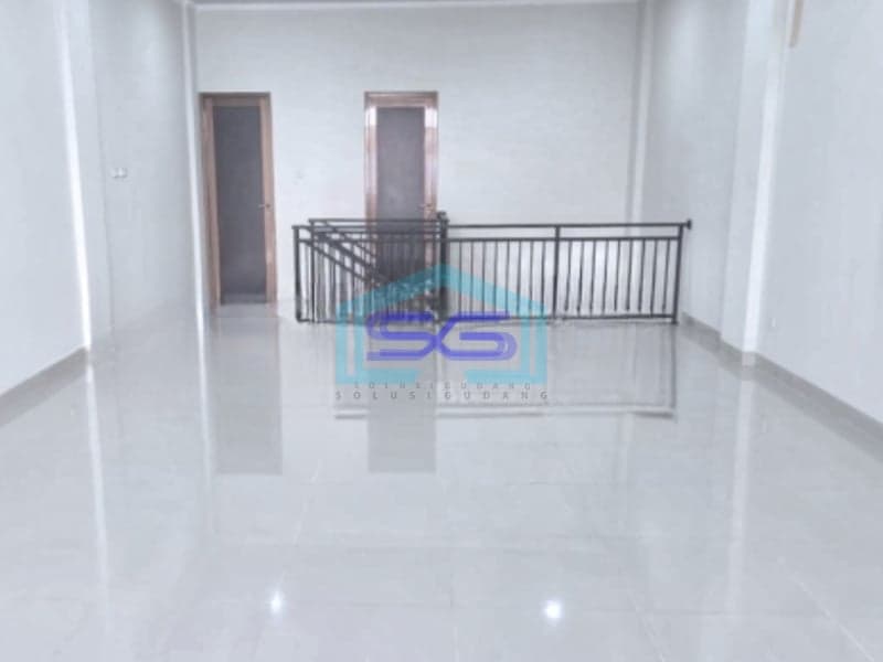 Dijual Ruko 3 Lantai Luas Bangunan 900 m2 Lokasi Bebas Banjir di Jakarta Timur