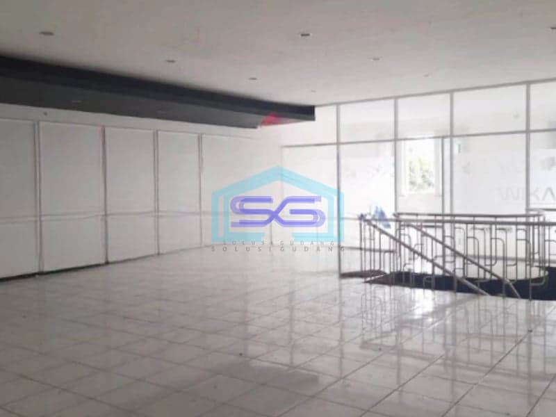 Disewakan Ruko Siap Huni Dan Strategis di Klojen Malang Luas Bangunan 300m2