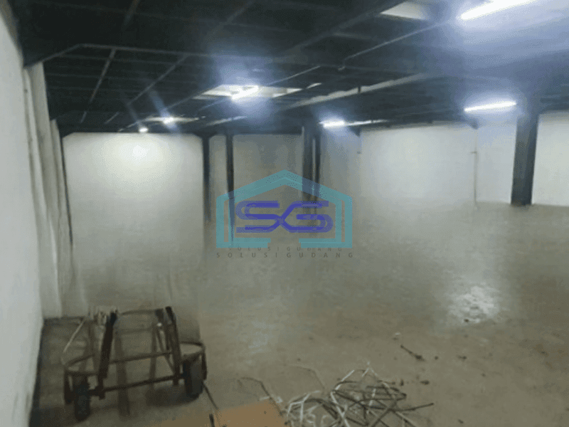 Disewakan Gudang Ada Kantor Luas Bangunan 2500 m² di Cengkareng Jakarta Barat