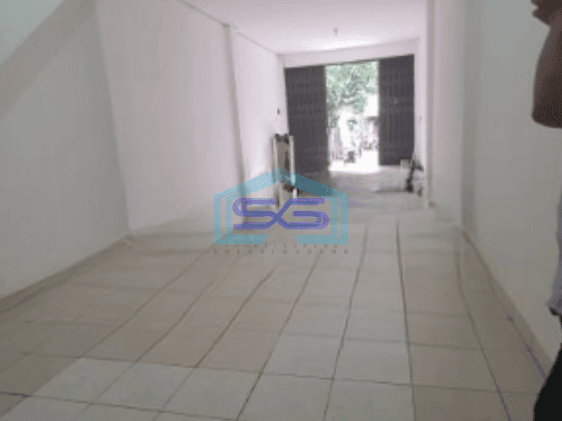 Disewakan Ruko Luas Bangunan 180 m² di Tambora Jakarta Barat