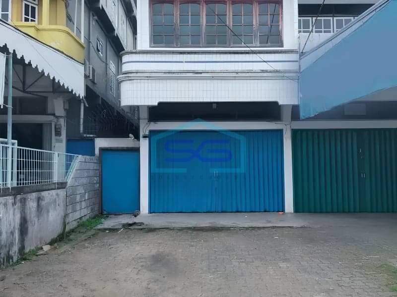Strategic Shophouse for Sale in Jelutung, Jambi Land Area 236 m²