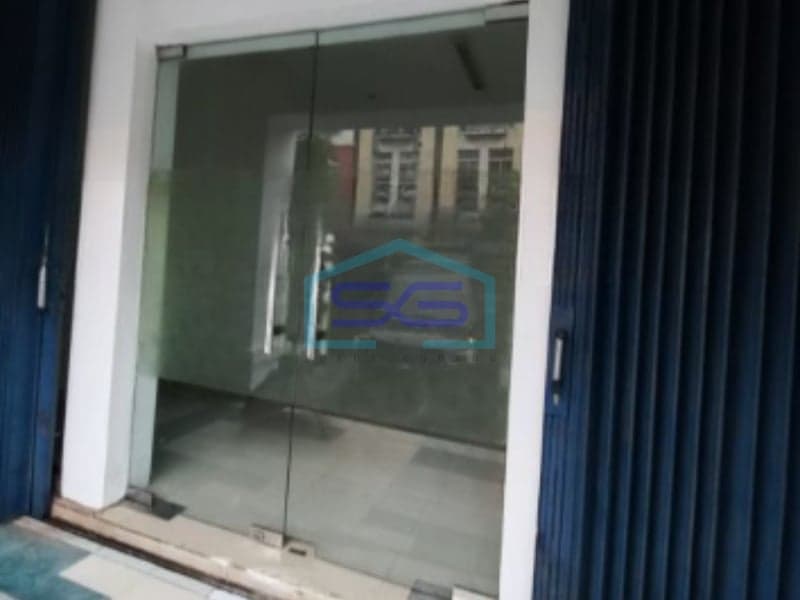 出售位于坦格朗万丹的二层商住两用房，可立即入住