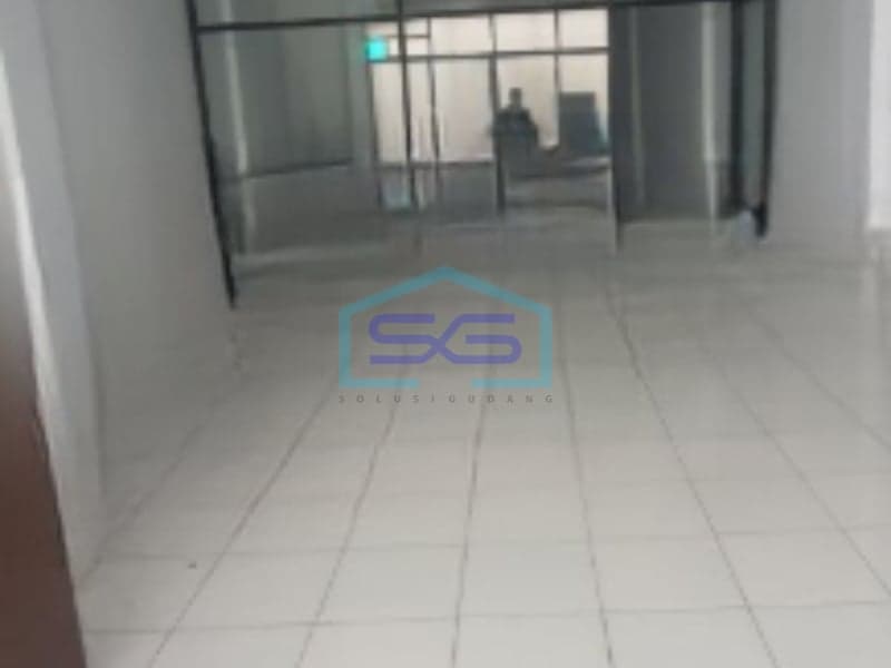 For Rent: Spacious Shophouse, 250 m² Building Area, North Jakarta Location