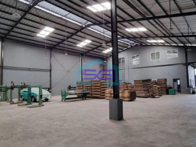 Dijual Gudang Rapi dan Full Renovasi Lokasi Strategis di Kavling Dpr Cipondoh Tanggerang