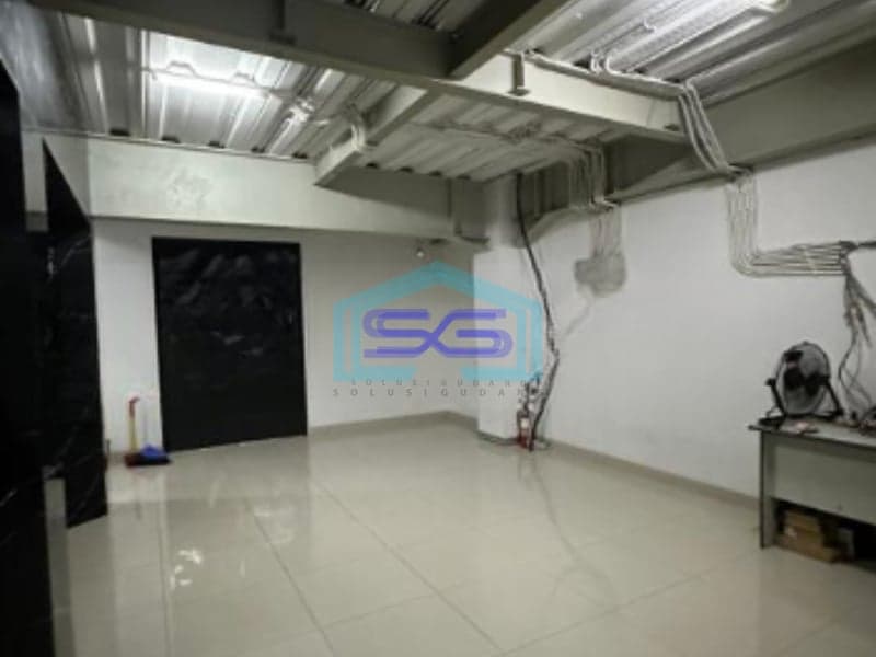 Dijual Ruko Luas Bangunan 2000 m²  Lokasi di Tamansari Jakarta Barat