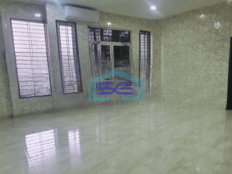 Disewakan Gudang Luas Bangunan 1500 m² di Cengkareng Jakarta Barat Akses Container 40 Feet