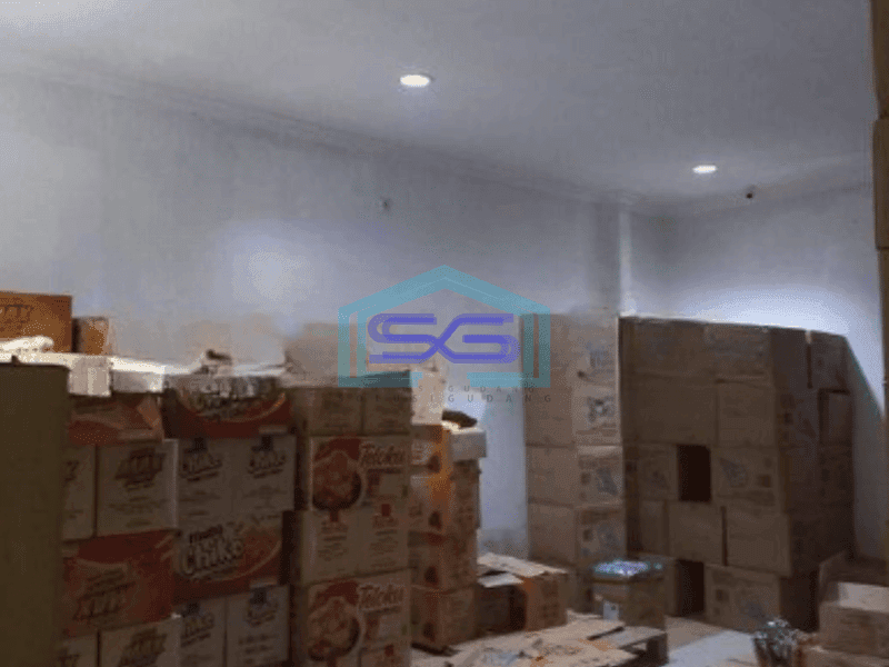 Disewakan Gudang Ada Kantor Luas Bangunan  500 m² di Duri Kosambi Jakarta Barat