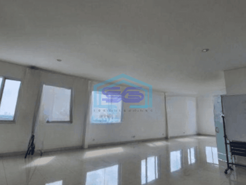 Dijual Cepat Gedung Kantor Luas Bangunan  1064 m² Lokasi Strategis di Cipondoh Tangerang