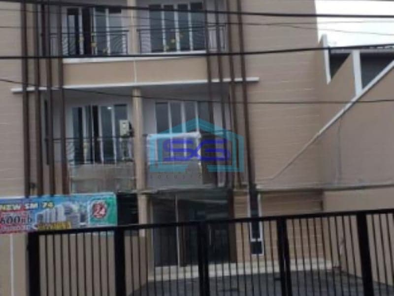 Disewakan Ruko Luas Bangunan  270 m² 3 Lantai di Kedoya Jakarta Barat