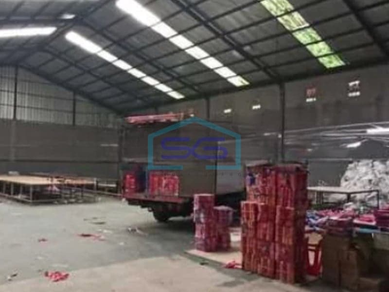 出售位于西爪哇省万隆市Kopo Katapang的经济型新仓库，建筑面积750平方米