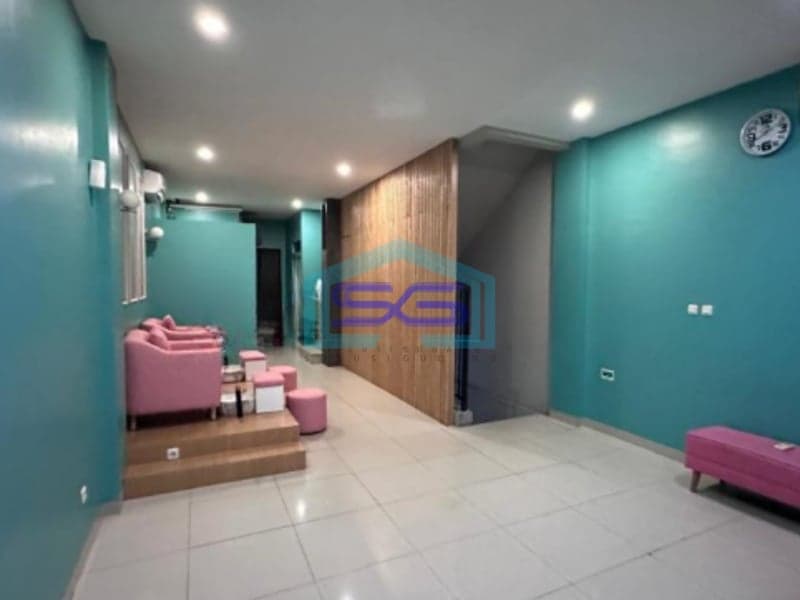 Dijual Ruko Siap Huni di Jakarta Barat Bangunan 4 Lantai LB 260m2