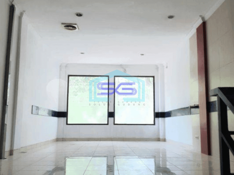Disewakan Ruko Strategis 3 Lantai, di Sayap Riau Bandung Tengah Kota LB 120m2