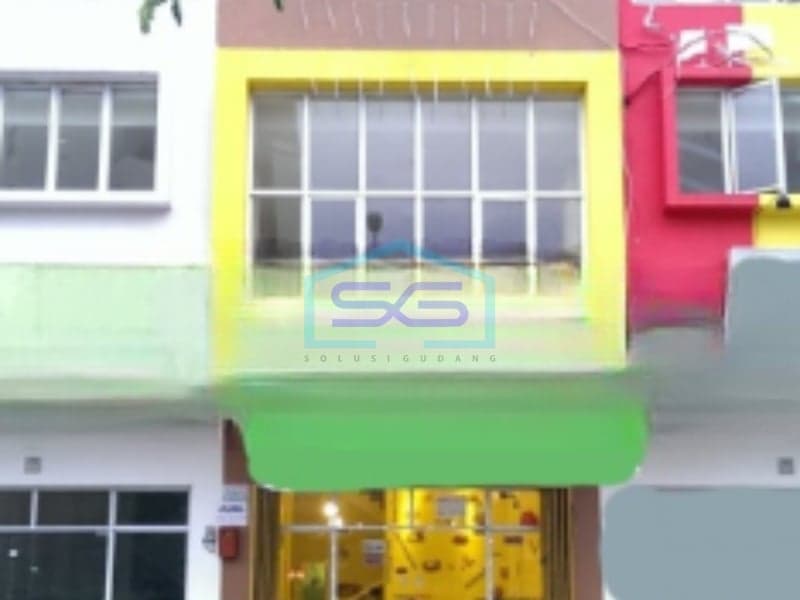 For Sale: Spacious Shophouse, 270 m² Building Area, Flood-Free, Located in Tangerang Banten