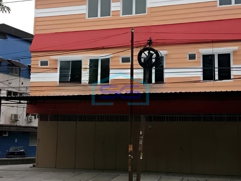 塞马朗中爪哇战略性店屋出租 - 建筑面积 130 平方米