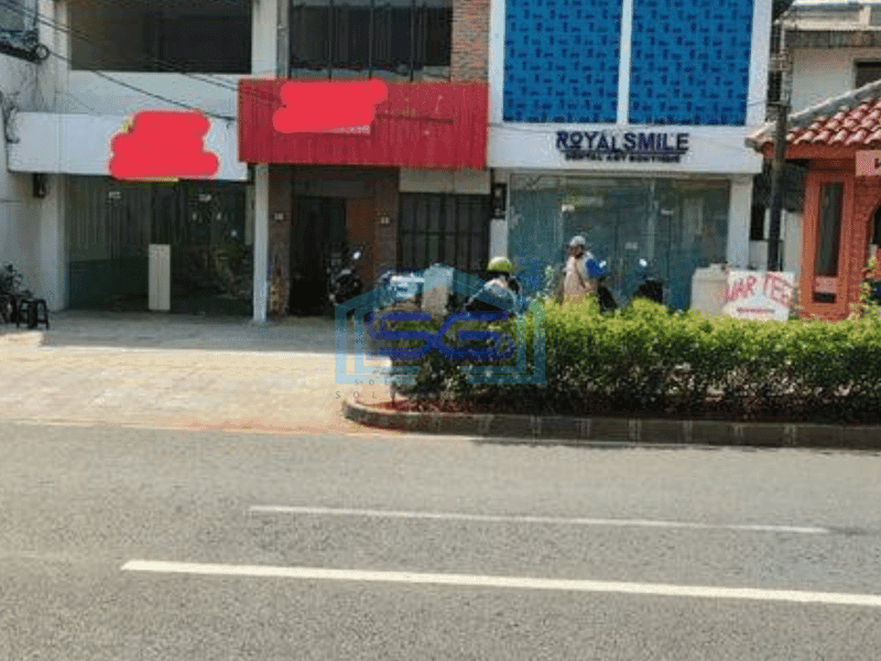 Dijual 3 Ruko Gandeng dan 1 Rumah Kecil di Kemang Raya Jakarta Selatan
