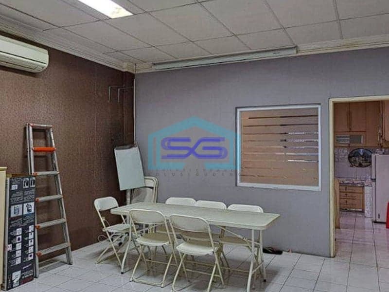 Disewakan Ruko 4,5 Lantai di Kelapa Gading Kondisi Rapi Siap Pakai Jakarta Utara LB 288m2