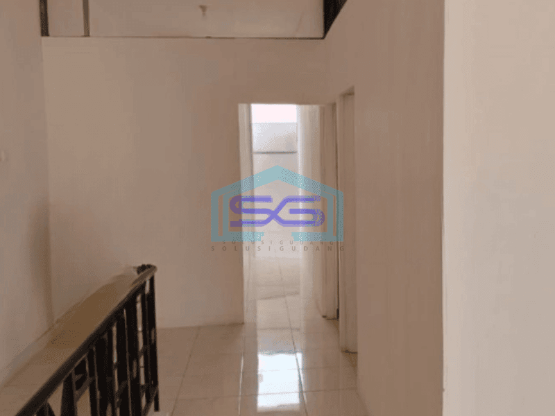 Disewakan Ruko Luas Bangunan  195 m² Lokasi Strategis di Harapan Indah Bekasi