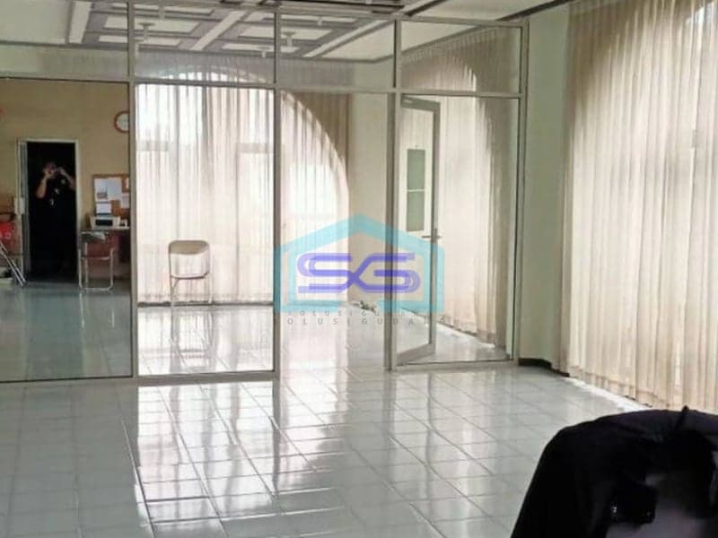 Disewakan Kantor Ruang Usaha Strategis Di Mainroad Otista Bandung Kota LT 500m2