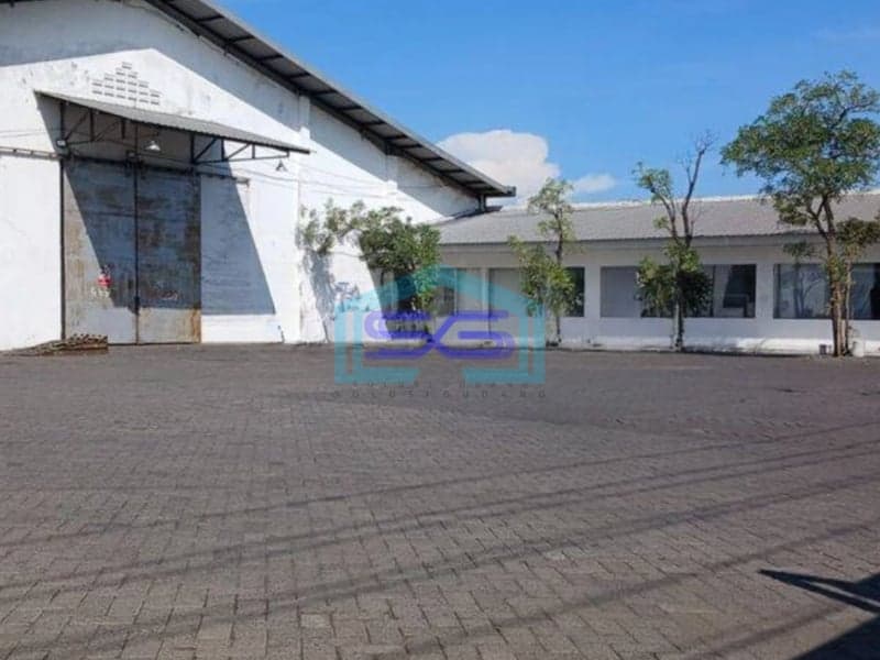 Disewakan Gudang di Raya Margomulyo Surabaya LB 2514m2 Bagus