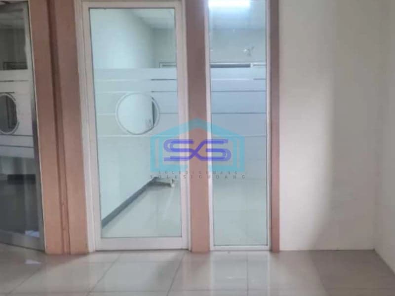 Disewakan Gudang Luas Bangunan 2320 m² Lokasi Bebas Banjir di Karawaci Tangerang
