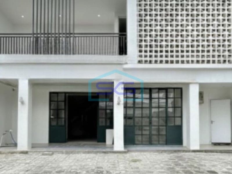 雅加达南部2层商用空间出售，即时入住，建筑面积250平方米