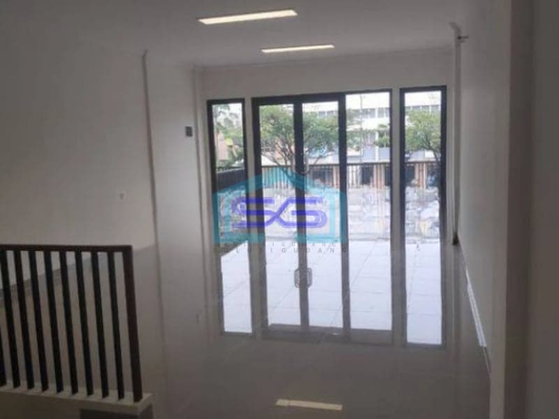Disewakan Ruko Hook 3 Lantai Melody Tahap 2 Summarecon Gading Serpong Tangerang LB 184m2