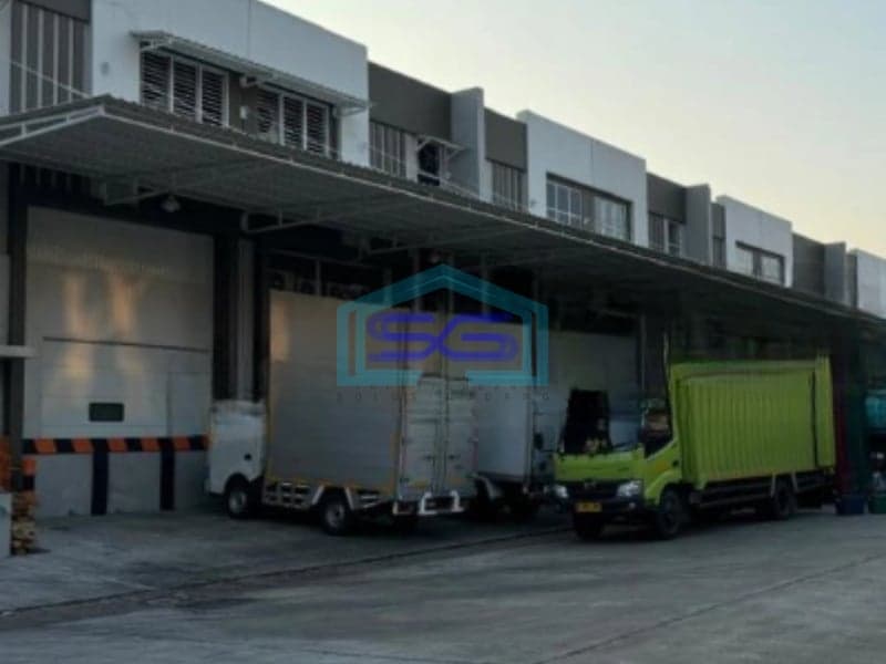 Dijual Gudang Akses Container 40 Feet Lokasi Bebas Banjir di Jakarta Barat