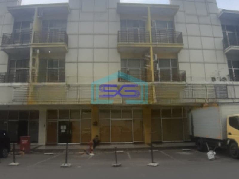 Disewakan Ruko Luas Bangunan  576 m² Lokasi di Grogol Jakarta Barat