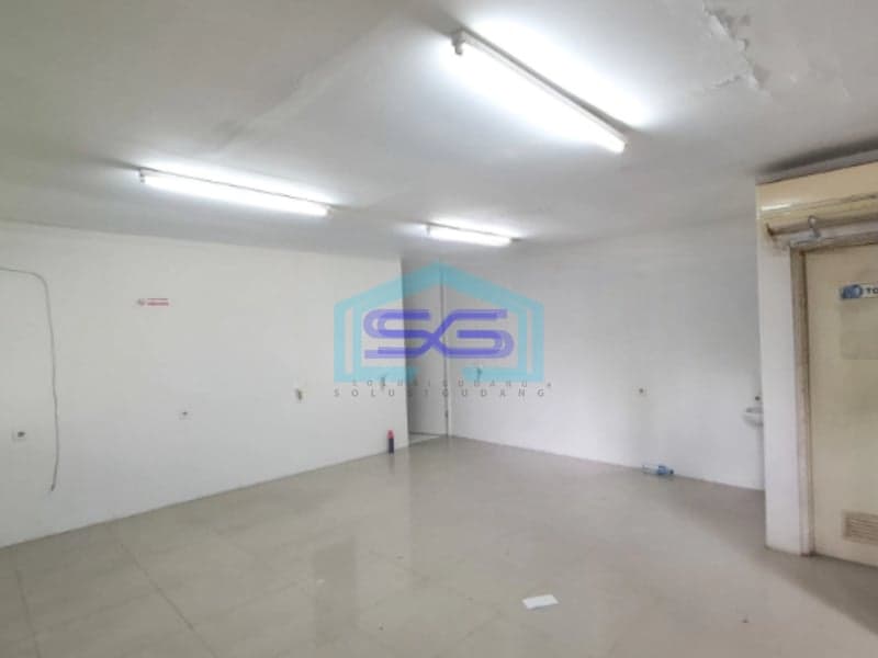 Disewakan Gudang Ada Kantor Luas Tanah 540 m² Lokasi di BSD Tangerang