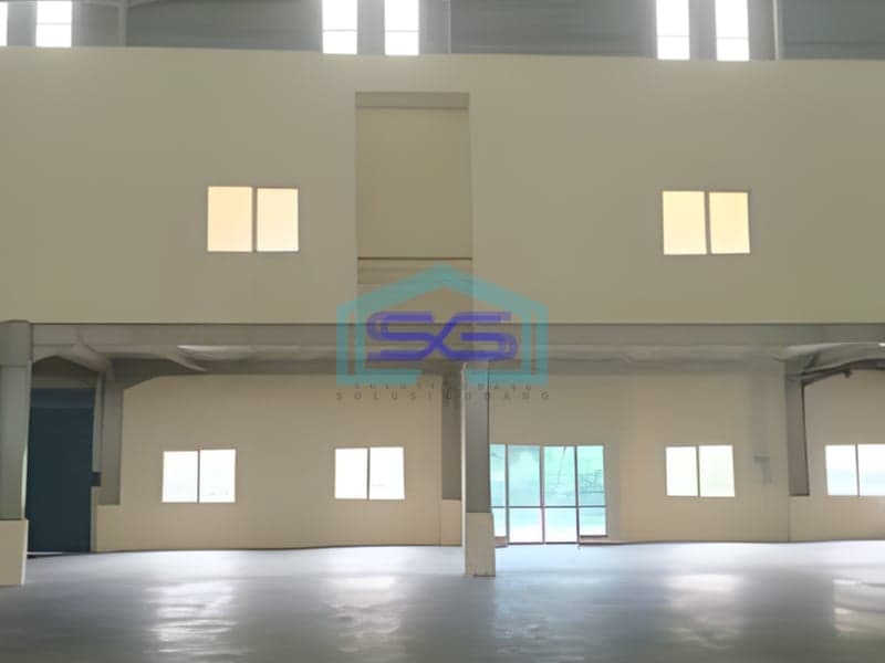 Disewakan Gudang Ada Loading Dock Luas Bangunan  5777 m² Lokasi di Bekasi