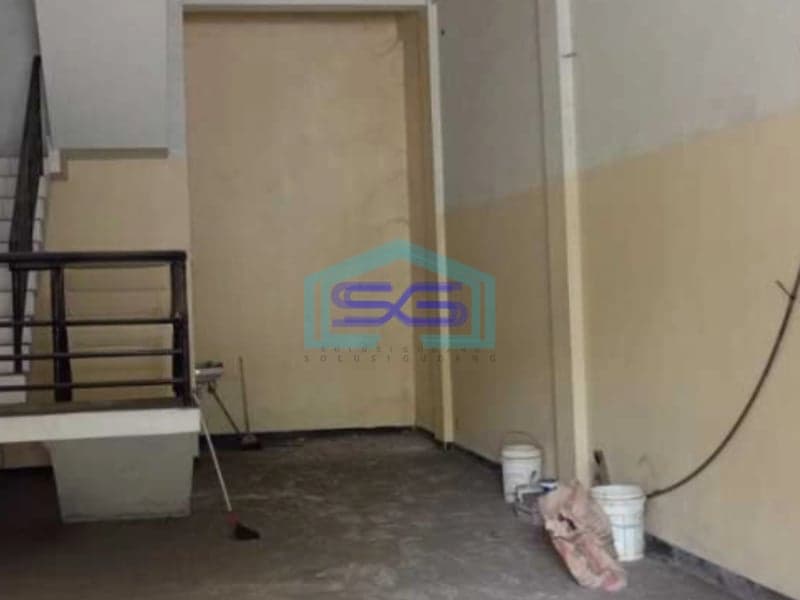 Disewakan Ruko 3 Lantai Luas Bangunan 200 m² Lokasi Bebas Banjir di Surabaya