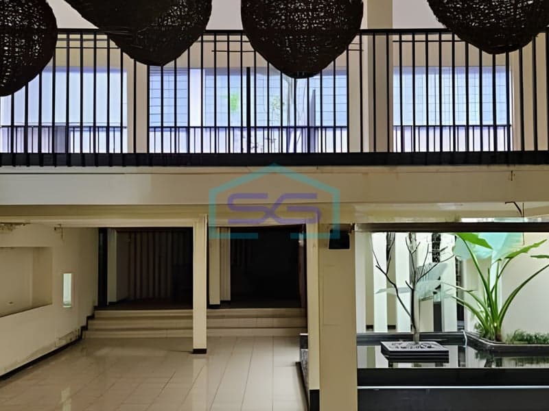 Disewakan Ruang Usaha Ex Kantor & Cafe di Strategis di Bandung Jawa Barat Luas Bangunan 600 m²