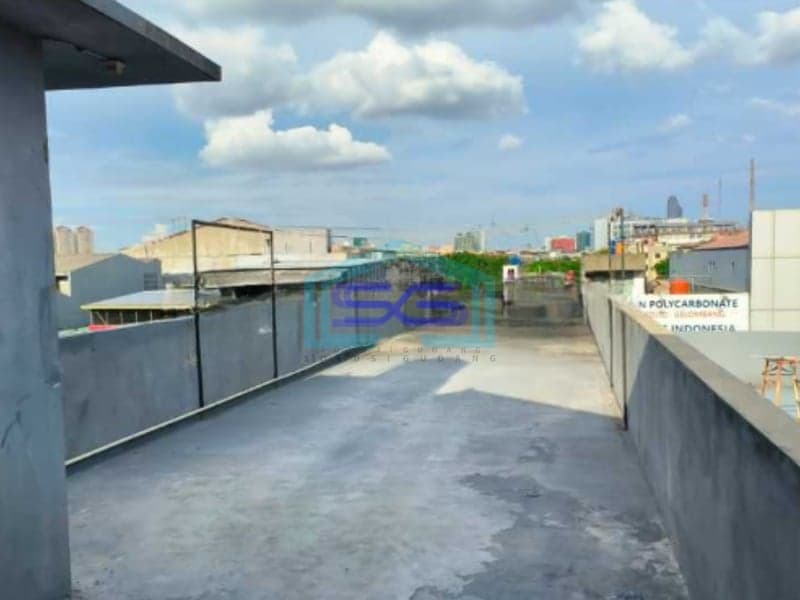 Disewakan Ruko 3,5 Lantai dua sisi di Mangga Besar Jakarta Barat Siap Pakai LB 370m2