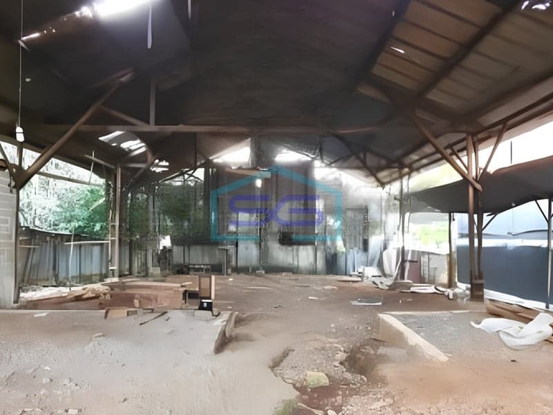 西爪哇省茂物市西冷西市，占地900平方米，即用型仓库出售