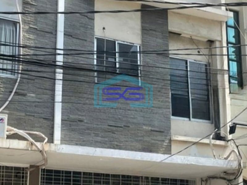 Disewakan Ruko Luas Bangunan  297 m² Lokasi Pluit Jakarta Utara