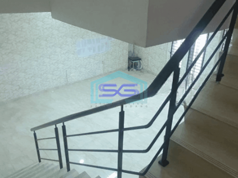 Dijual Gudang Ada Kantor Akses Container Luas Bangunan 2500 m² Lokasi Cengkareng Jakarta Barat