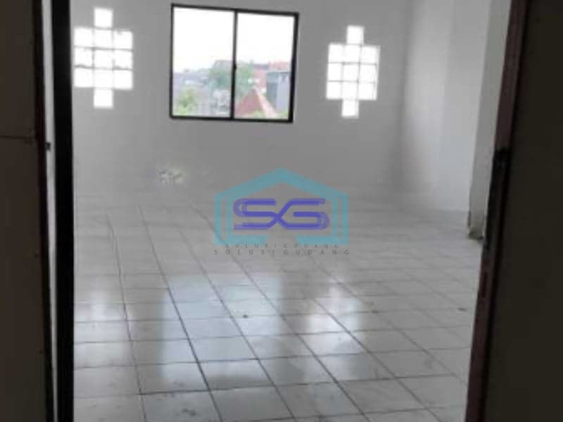 Disewakan Ruko Luas Bangunan  250 m² Lokasi di Bandengan Jakarta Utara
