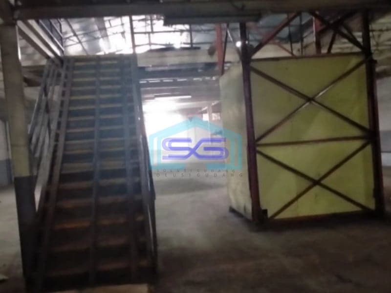 Disewakan Gudang Luas Bangunan 1500 m² Lokasi Bekasi Akses Container 40 Feet