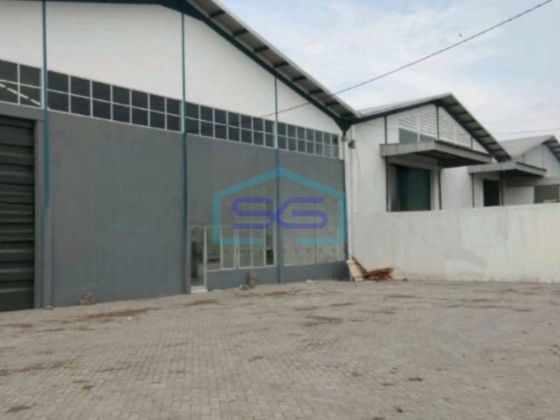 Warehouse for Sale Container Access 1426 sqm Land Area Flood-Free Location in Waru Sidoarjo