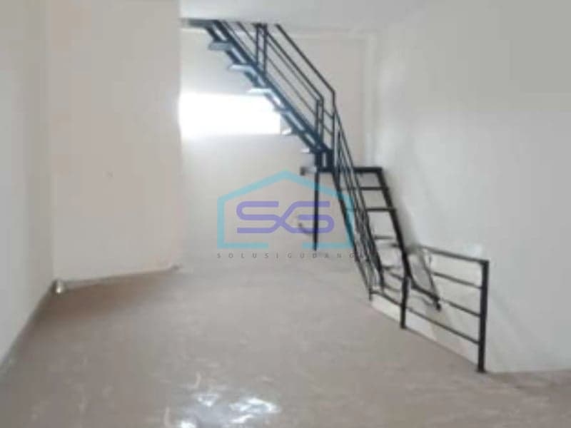 Disewakan Ruko 3 Lantai Luas Tanah 352 m² Lokasi di Ujungberung Bandung Jawa Barat