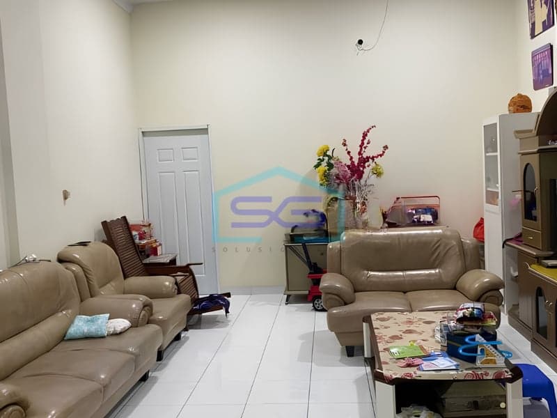 Shop House for Sale in Jelambar Utama West Jakarta Land Area 90 m²