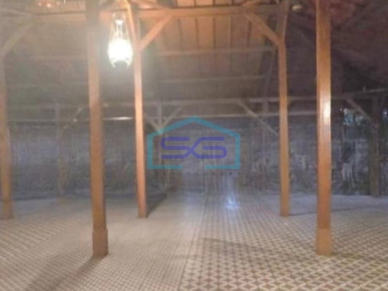 Disewakan Ruang Usaha Luas Tanah 582 m² Lokasi Strategis di Surakarta