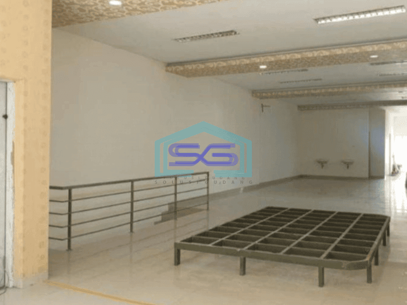 Dijual Ruang Usaha 3 Lantai Luas Bangunan 880 m² di Riau Bandung