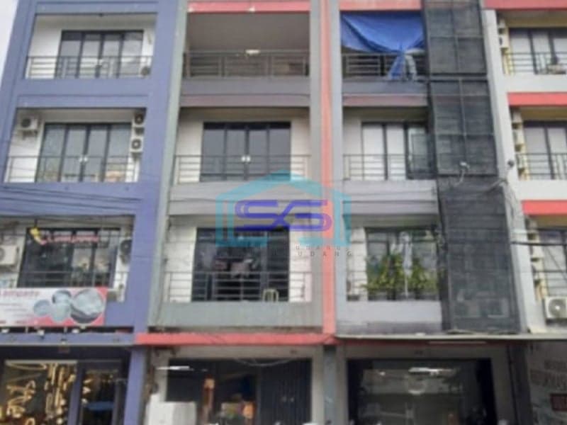 Disewakan Ruko Luas Bangunan  176 m² Lokasi Strategis di Jakarta Selatan