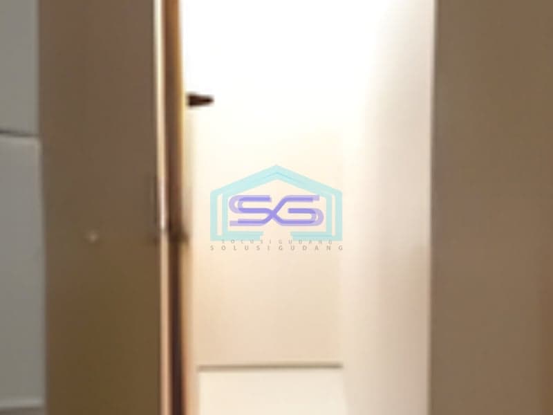 Disewakan Ruko Taman Surya Jakarta Barat Bangunan 3 Lantai LB 216m2