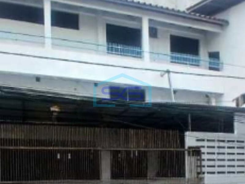 For Rent: Tidy and Clean Ready-to-Use Building in Jatinegara East Jakarta, 600m2 Building Area