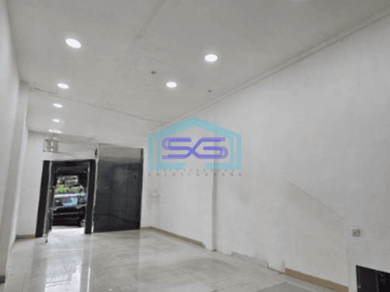 Disewakan Ruko 3 Lantai Luas Bangunan 204 m² di Pluit Jakarta Utara